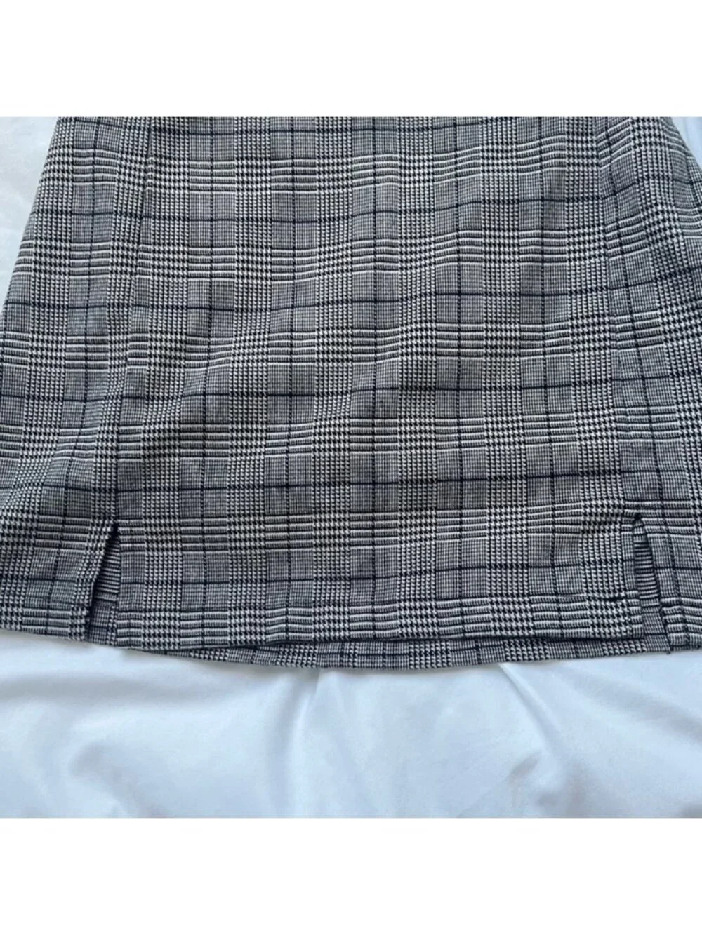 Skirt - Picture 2 of 2